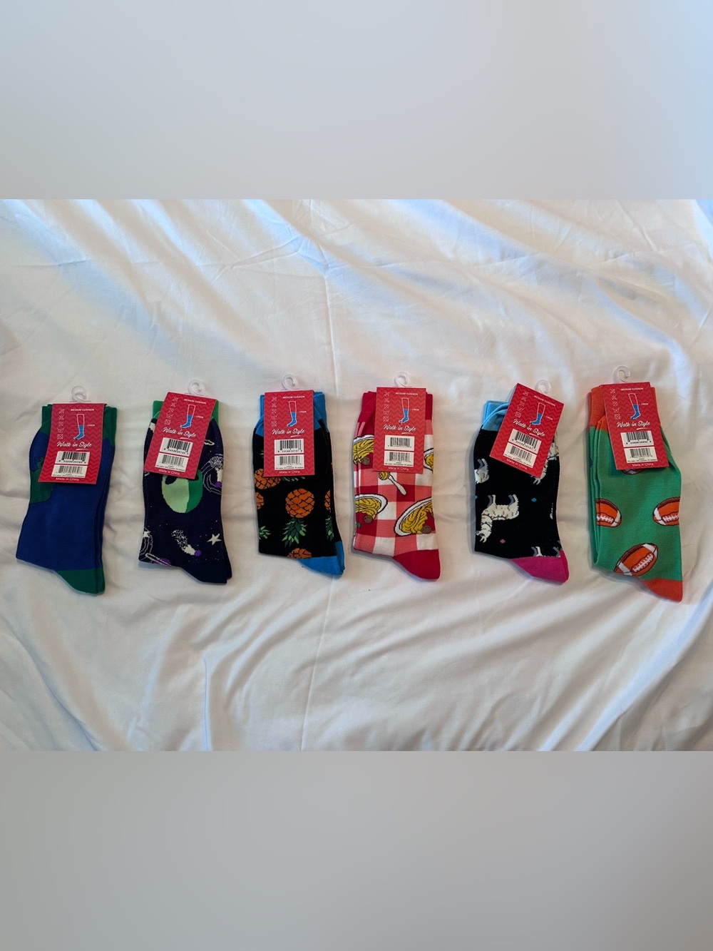 Sillies Socks NWT Novelty Crew Socks 6-Pair Bundle Set Alien Dino Pineapple - Picture 2 of 6